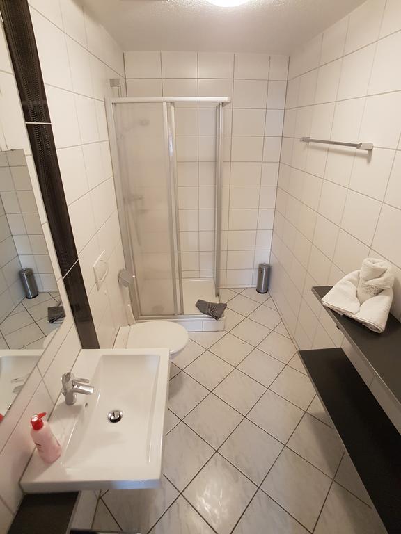 Boardinghouse Sinsheim Zentral Am Burgplatz Vandrehjem Eksteriør billede
