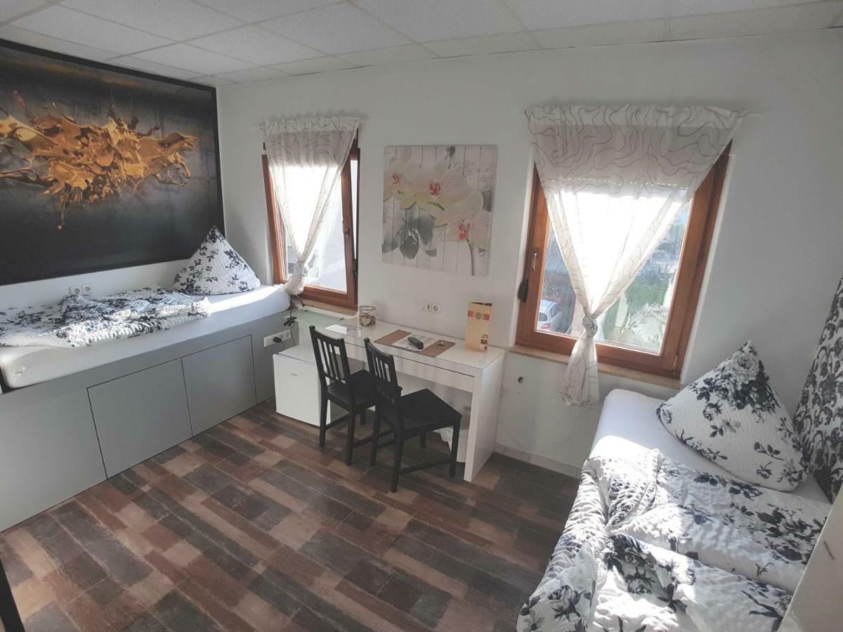 Boardinghouse Sinsheim Zentral Am Burgplatz Vandrehjem Eksteriør billede