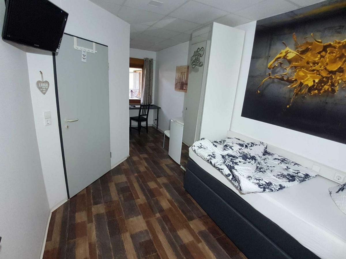 Boardinghouse Sinsheim Zentral Am Burgplatz Vandrehjem Eksteriør billede